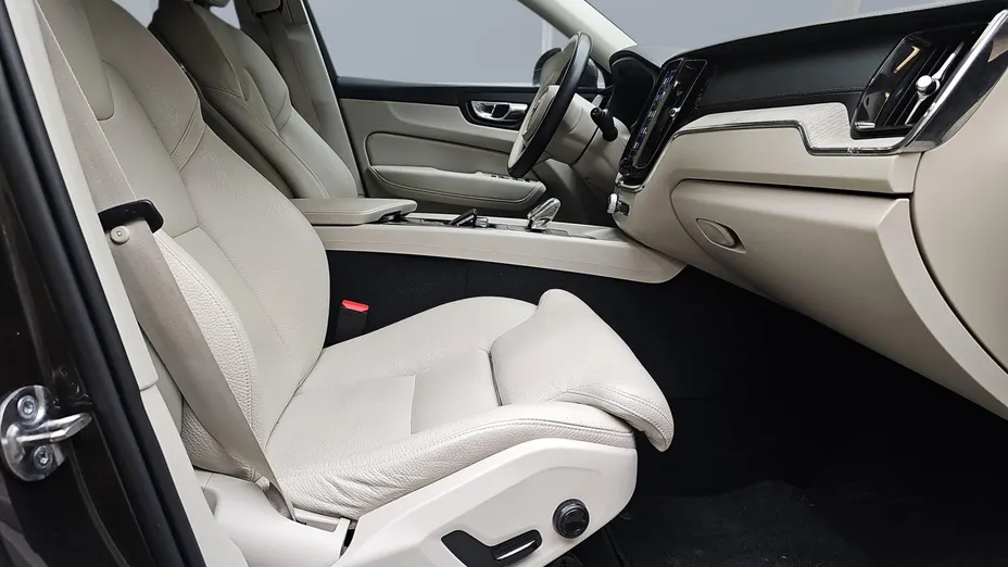 VOLVO XC60 XC60 B4 D AWD Inscription aut