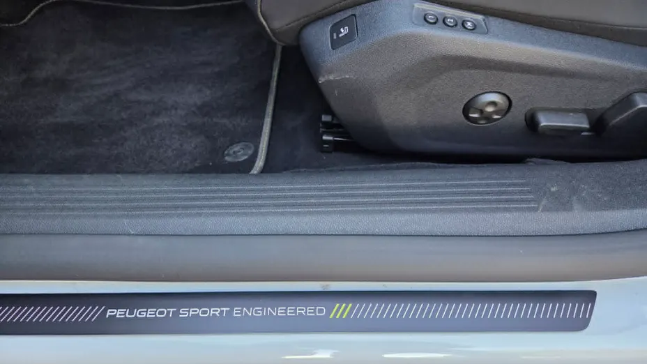 PEUGEOT 508 508 1.6 PureTech HYbrid4 Peugeot Sport Engineered EAT8