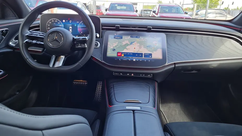 MERCEDES-BENZ E Klasa E 220 d mHEV 4-Matic AMG 9G-Tronic