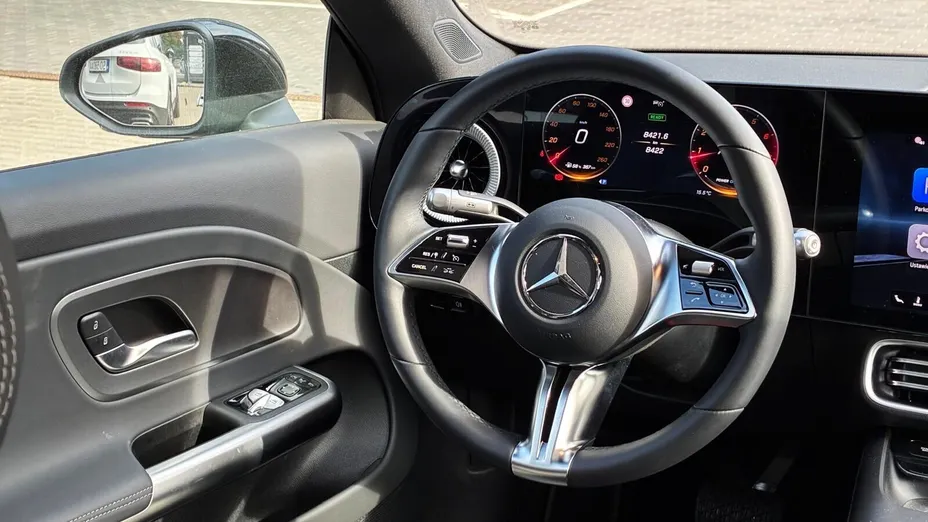 MERCEDES-BENZ CLA -