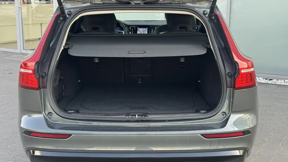 VOLVO V60 V60 T6 AWD Plug-In Hybrid Plus Dark aut
