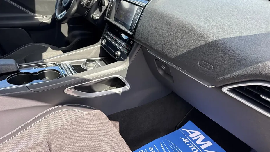 JAGUAR F-Pace -
