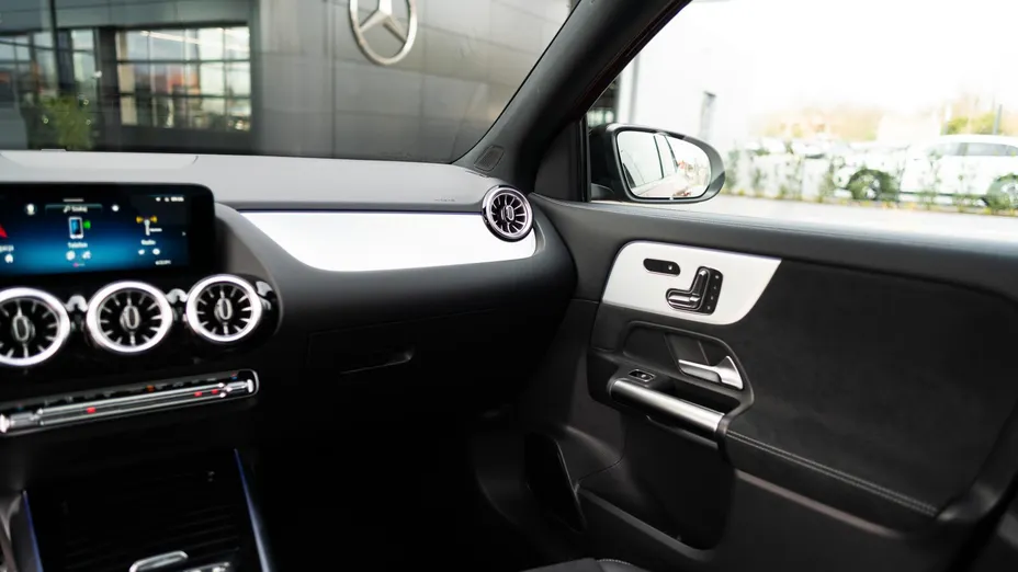 MERCEDES-BENZ GLA GLA 200 mHEV AMG Line 7G-DCT
