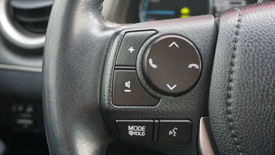 TOYOTA RAV4 -
