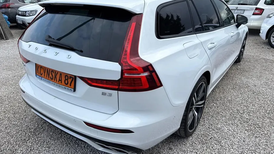VOLVO V60 -