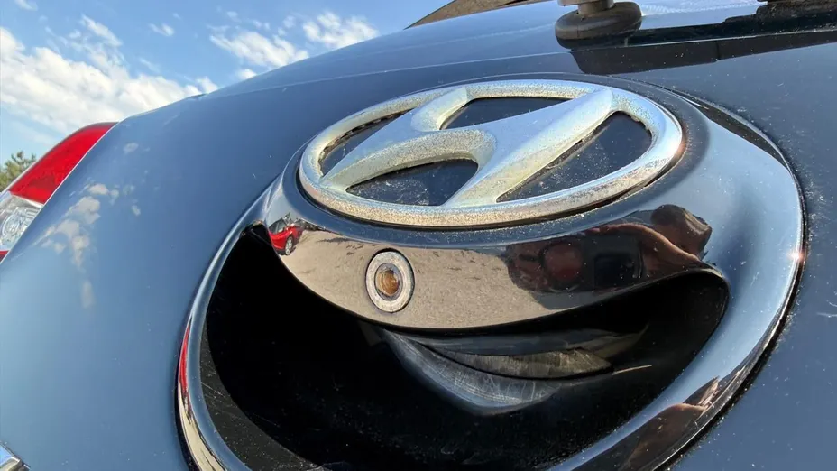 HYUNDAI Veloster -