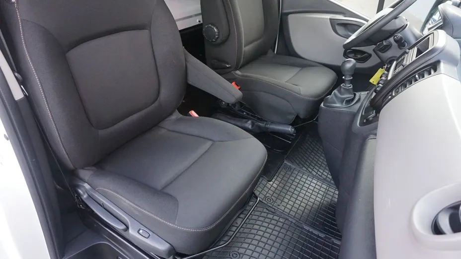RENAULT Trafic -