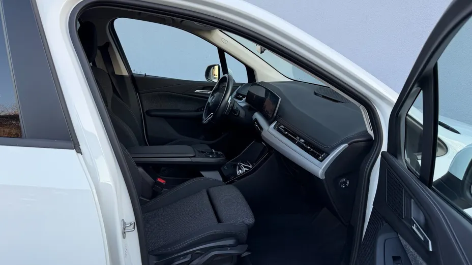 BMW Seria 2 218d aut