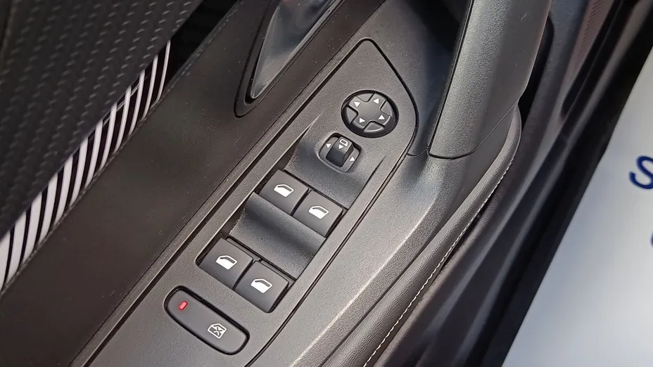 PEUGEOT 2008 2008 PureTech 130 Allure S&S EAT8