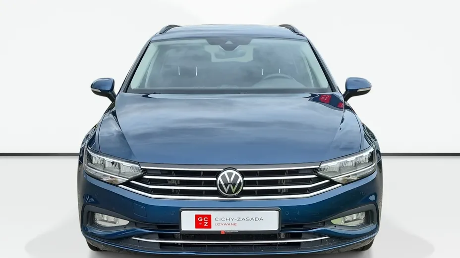 VOLKSWAGEN Passat -