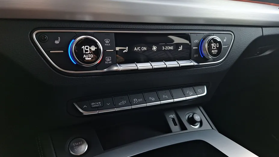 AUDI Q5 Q5 55 TFSI e Quattro S Line S tronic
