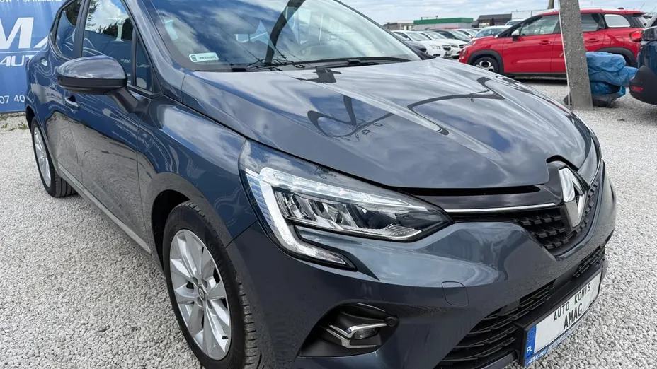 RENAULT Clio -