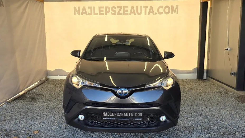 TOYOTA C-HR -