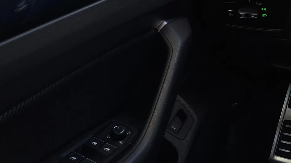 VOLKSWAGEN Arteon Arteon 2.0 TSI 4Motion R DSG