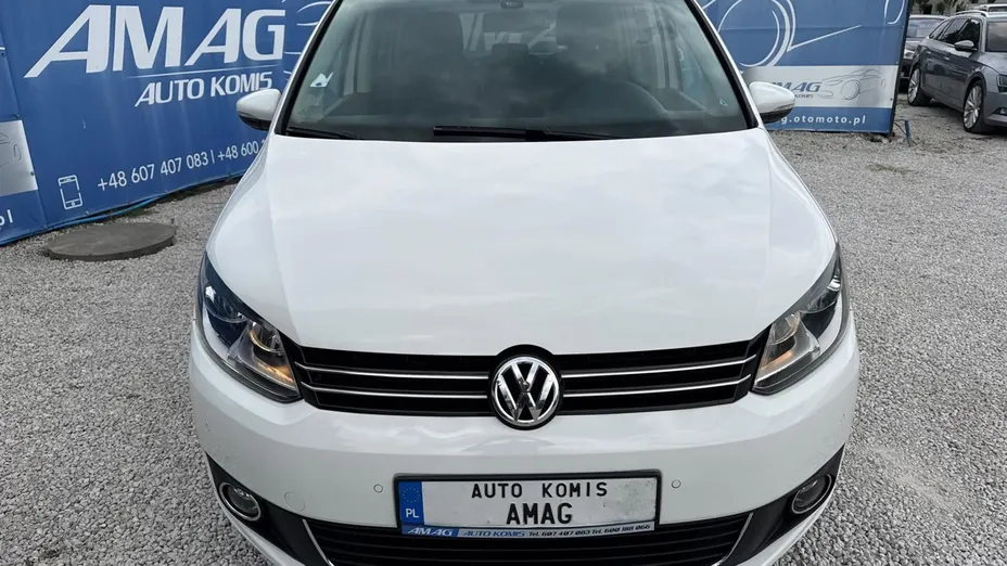 VOLKSWAGEN Touran -