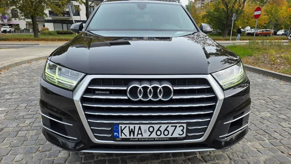 AUDI Q7 -
