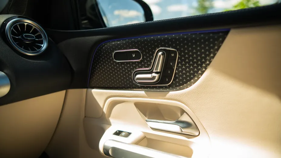 MERCEDES-BENZ GLB GLB 200 mHEV Progressive 7G-DCT