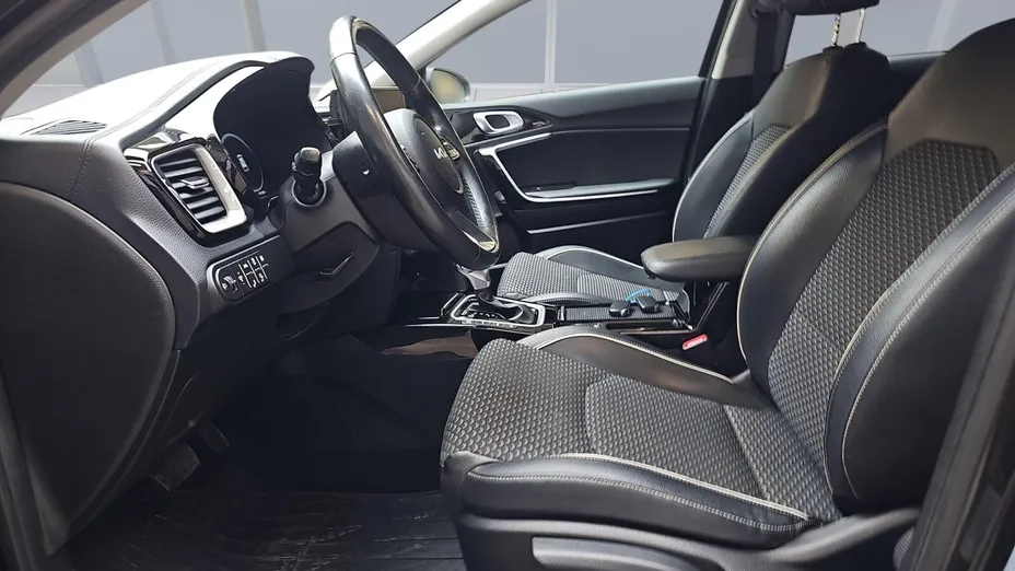 KIA Cee'd Ceed 1.6 GDI PHEV Business Line DCT