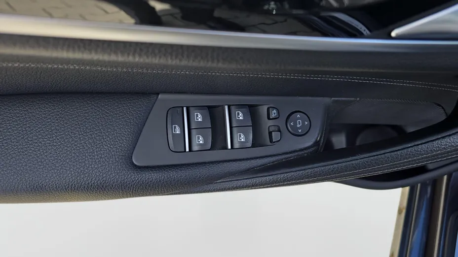 BMW Seria 5 520d xDrive Luxury Line sport-aut