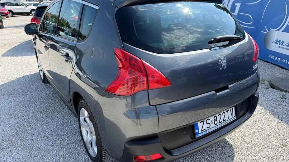 PEUGEOT 3008 -