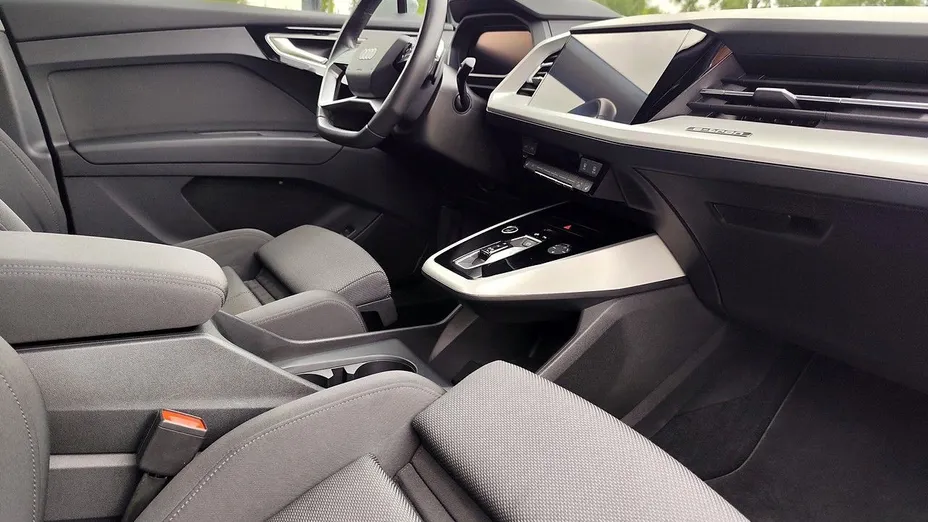 AUDI Q4 Q4 e-tron 35 52kWh Advanced