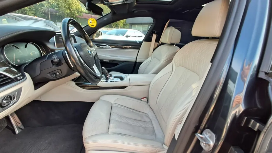 BMW Seria 7 740Li