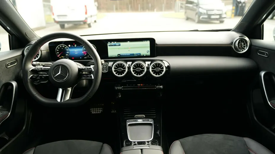 MERCEDES-BENZ A Klasa A 200 7G-DCT