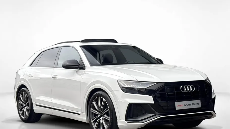 AUDI Q8 -