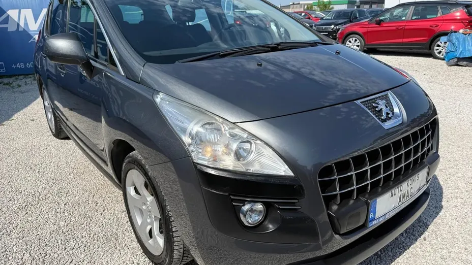 PEUGEOT 3008 -