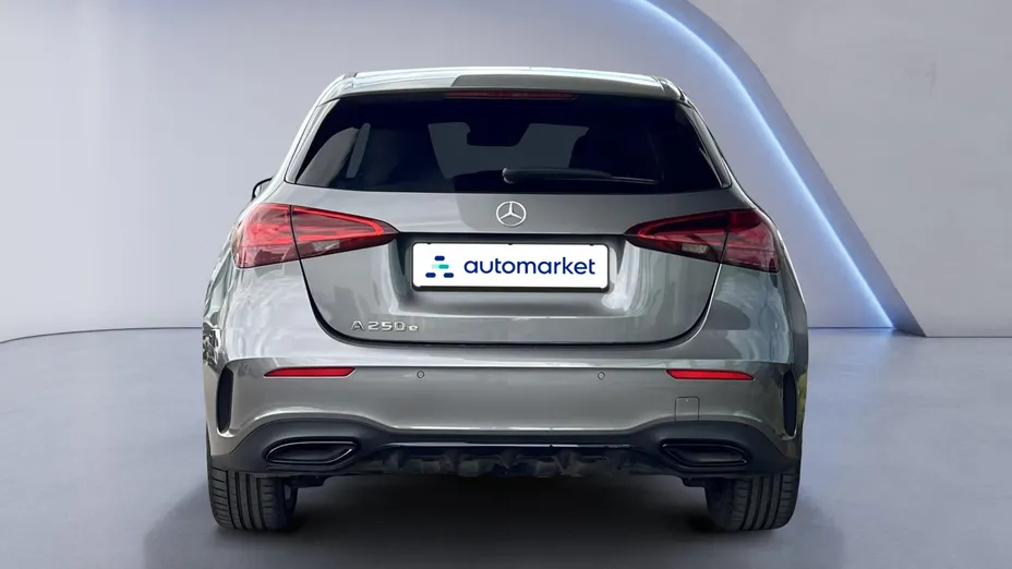 MERCEDES-BENZ A Klasa A 250 e PHEV AMG Line 8G-DCT