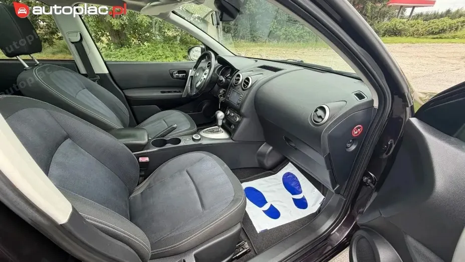 NISSAN Qashqai -