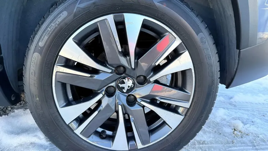 PEUGEOT 2008 -