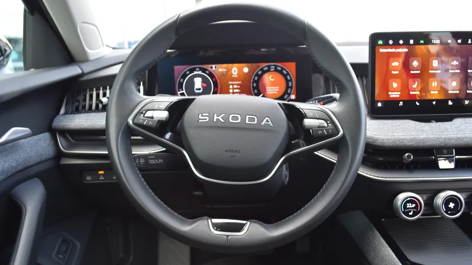 SKODA Superb -