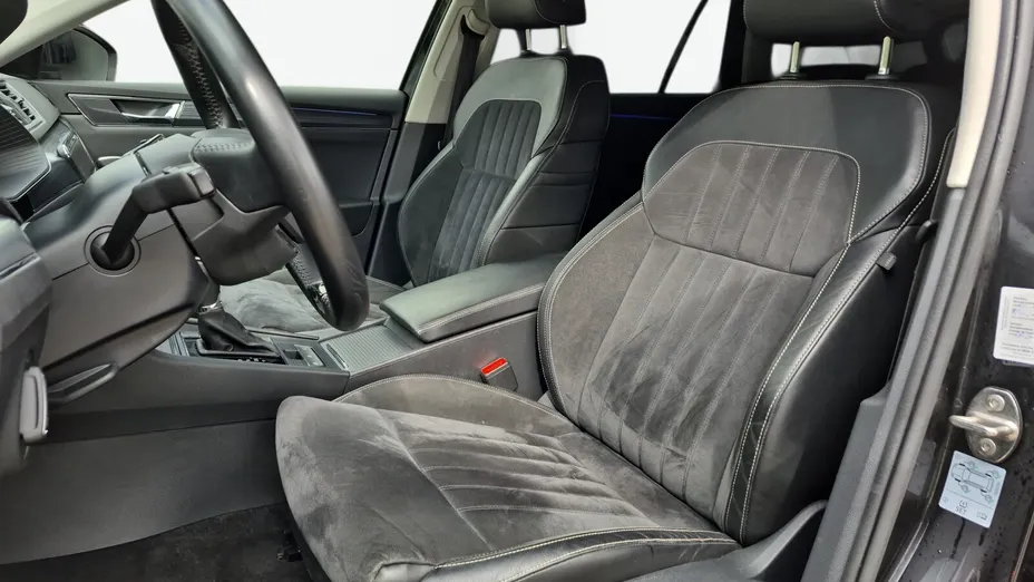 SKODA Superb -