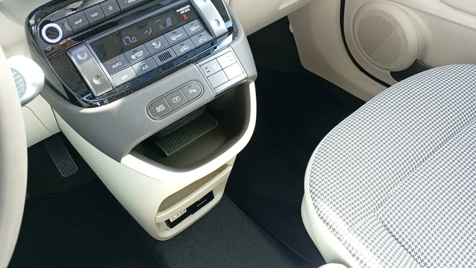 HYUNDAI Inster Inster 49kWh Smart Limited