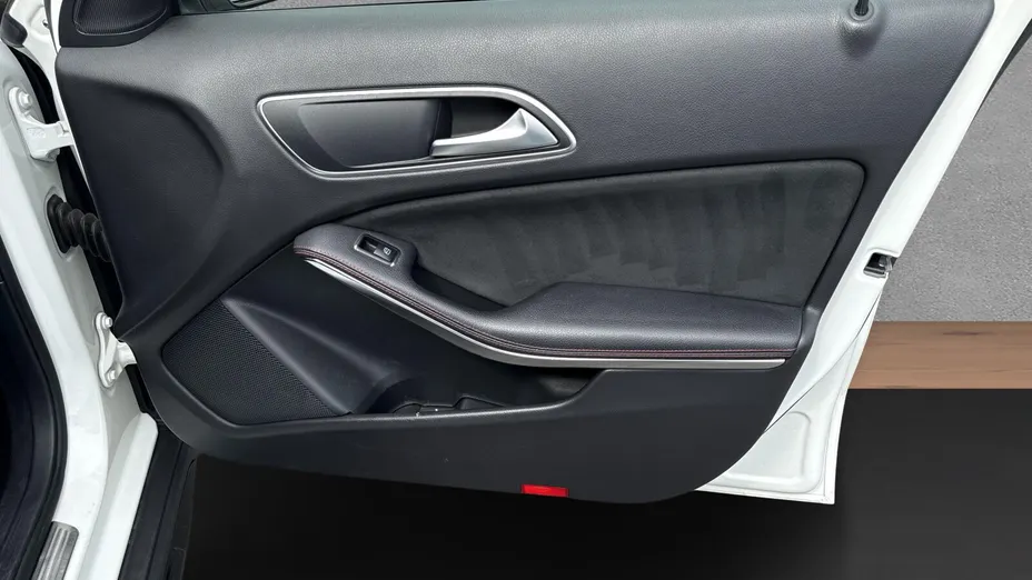 MERCEDES-BENZ GLA GLA 220 4-Matic AMG Line