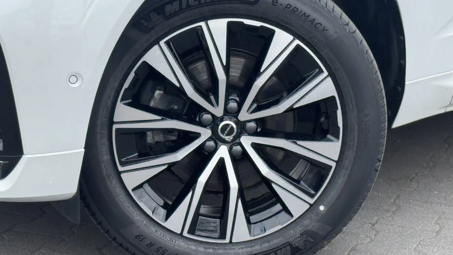 VOLVO XC60 XC60 B5 B AWD Plus Dark aut