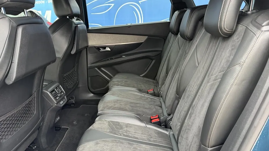 PEUGEOT 5008 -