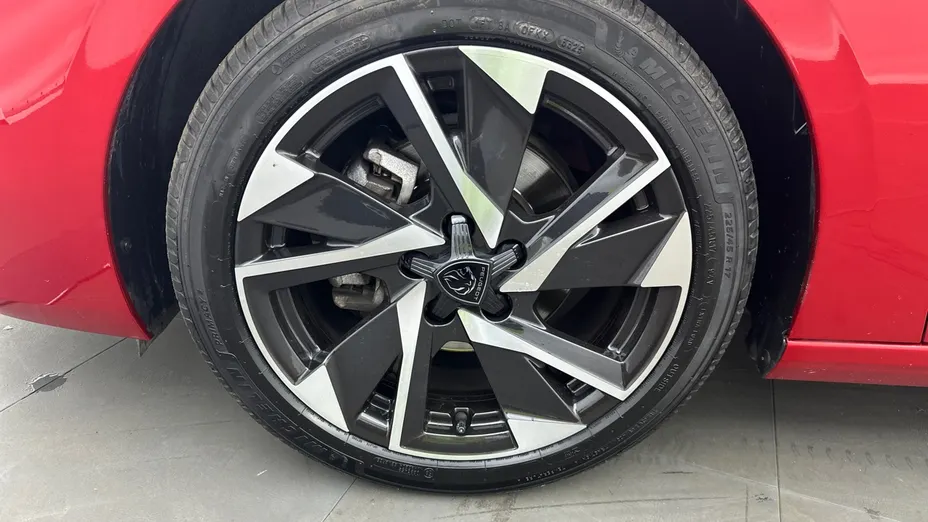 PEUGEOT 308 -