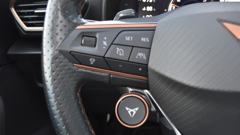 CUPRA Leon Leon 2.0 TSI 4Drive VZ DSG