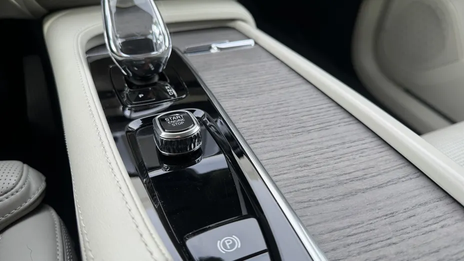 VOLVO XC60 XC60 B4 D AWD Plus Bright aut