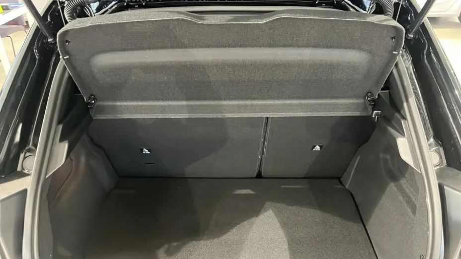 PEUGEOT 208 e-208 54kWh GT Nowy