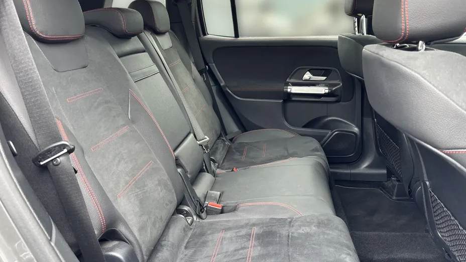 MERCEDES-BENZ GLB GLB 200 mHEV AMG Line 7G-DCT