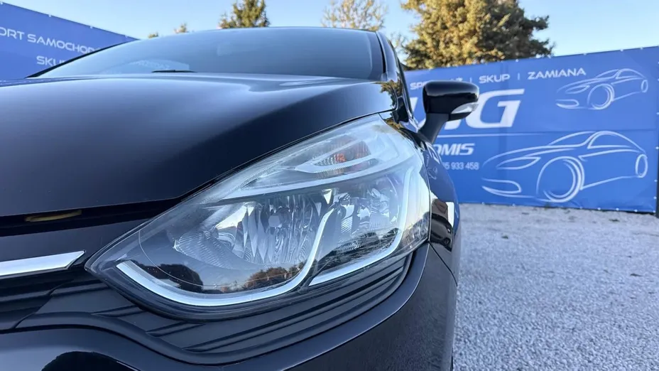 RENAULT Clio -
