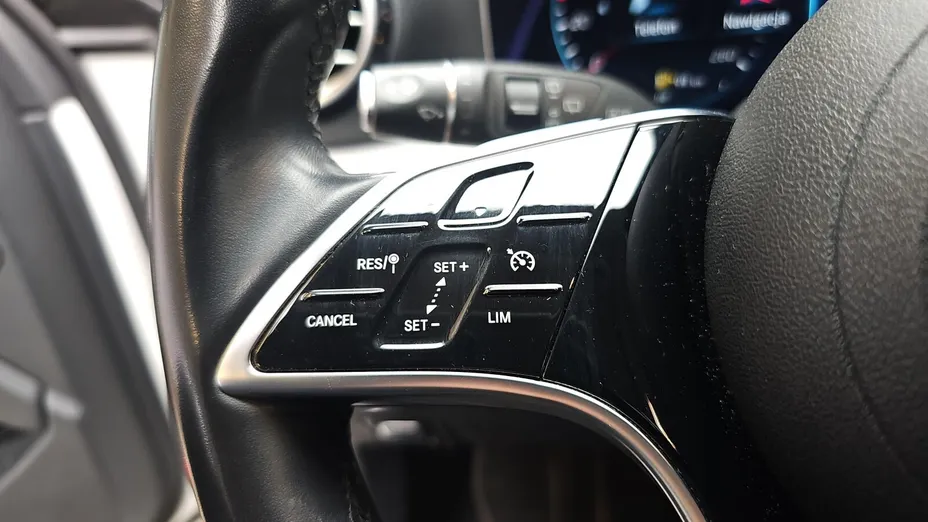 MERCEDES-BENZ E Klasa E 220 d 4-Matic