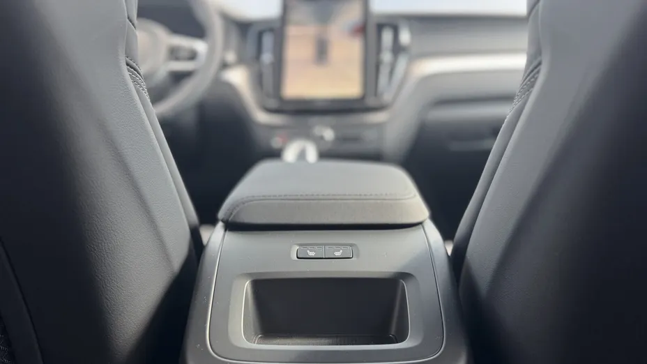VOLVO XC60 XC60 T8 Plug-In Hybrid AWD Ultra Black Edition aut