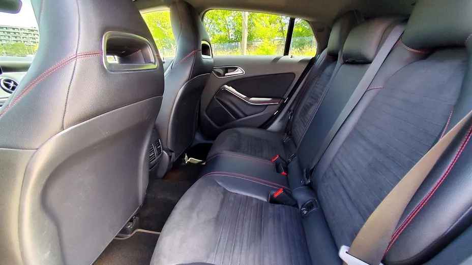 MERCEDES-BENZ CLA CLA 200 7G-DCT AMG Line