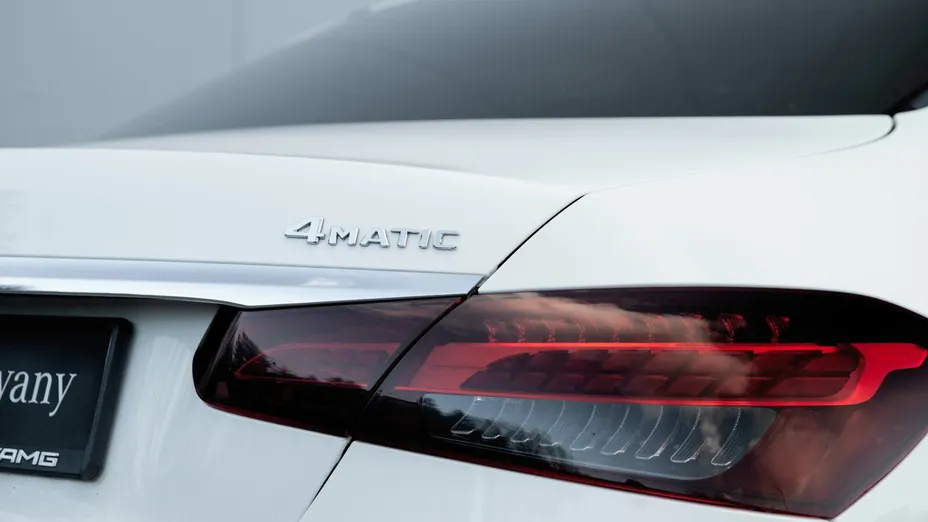 MERCEDES-BENZ E Klasa E 220 d 4-Matic AMG