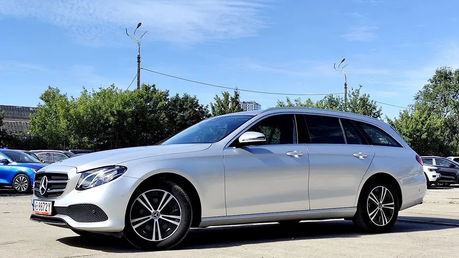 MERCEDES-BENZ E Klasa E 220 d 4-Matic 9G-TRONIC