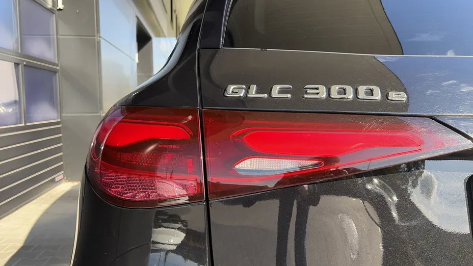MERCEDES-BENZ GLC GLC 300 e 4-Matic AMG Line